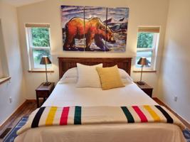 featured image of 104 1st Ave W #1