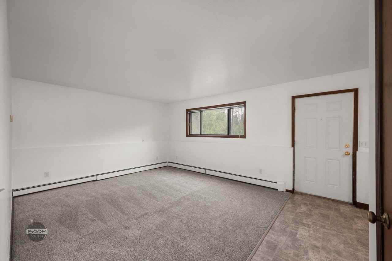 1251 W Patricia Ave #3 - Photo 3 of 6