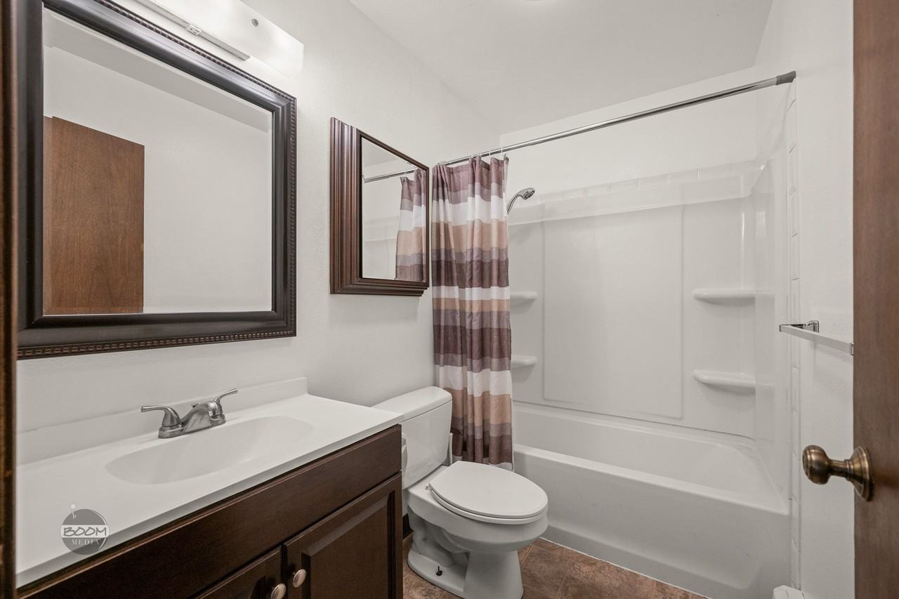 1251 W Patricia Ave #3 - Photo 4 of 6