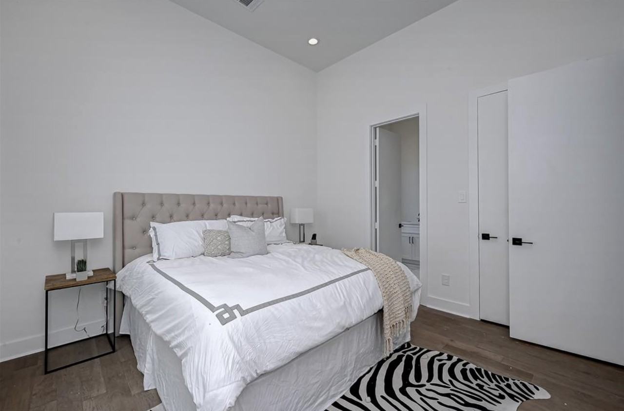 6127 W Montgomery Rd #1 - Photo 6 of 11