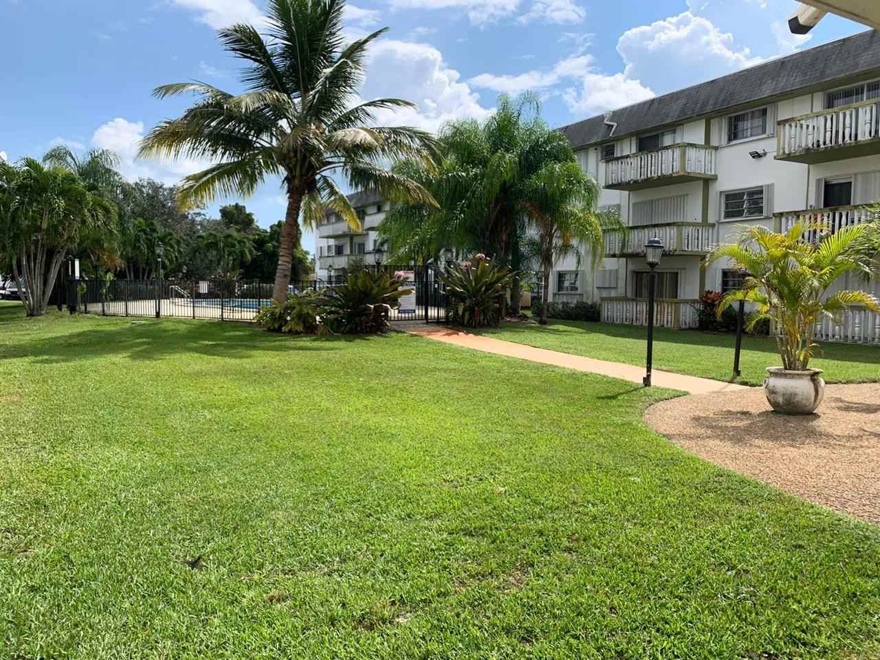 15205 15205 NE 6 AveApt D105 #D105 - Photo 2 of 13