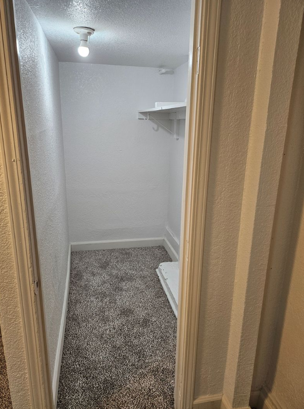 719 6th Street #4 - Photo 4 of 5