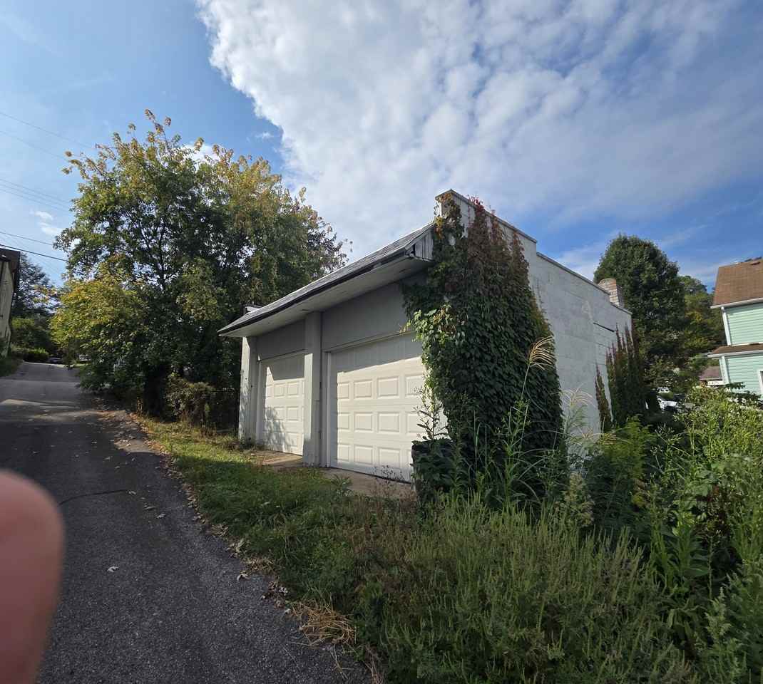 5623 Cox Avenue - Photo 2 of 10