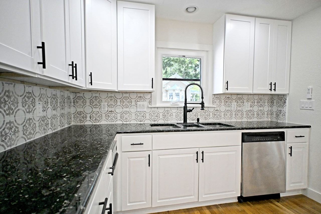 456 Magazine Avenue #1 - Photo 7 of 50