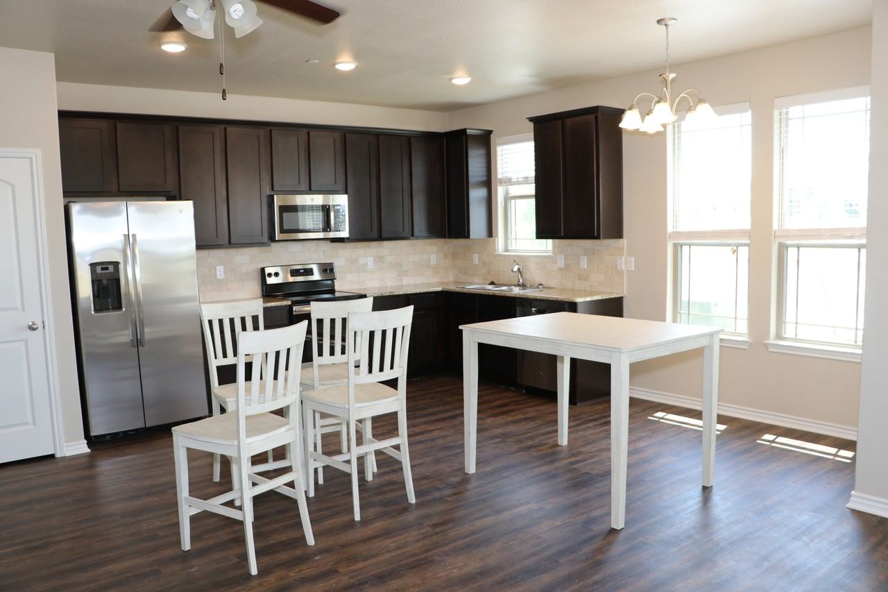 748 Westfield Blvd #748 - Photo 3 of 21