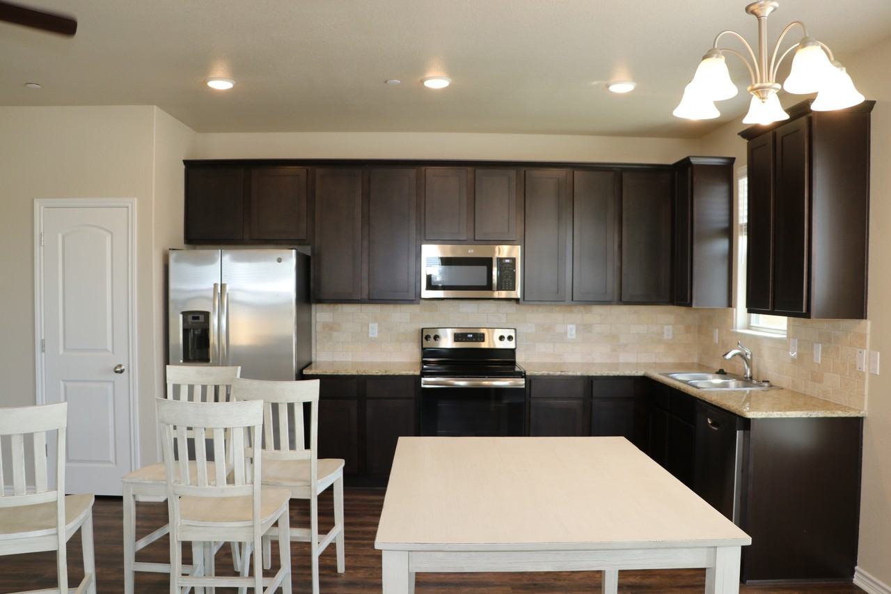 748 Westfield Blvd #748 - Photo 5 of 21