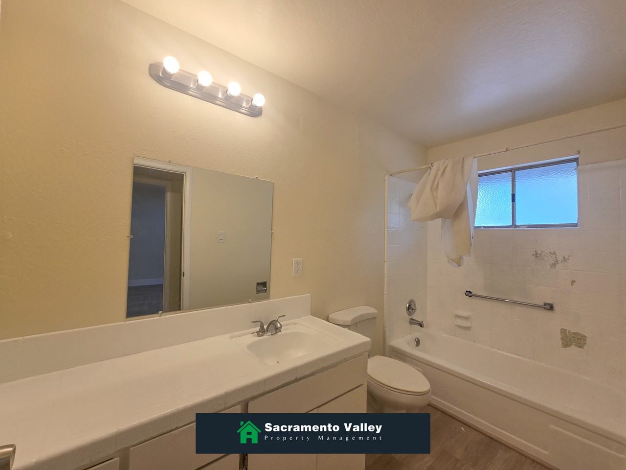 4261 Sweetwater Avenue #3 - Photo 5 of 5