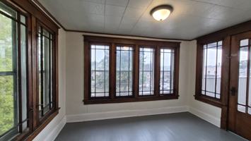 featured image of 40 Steel Street #40