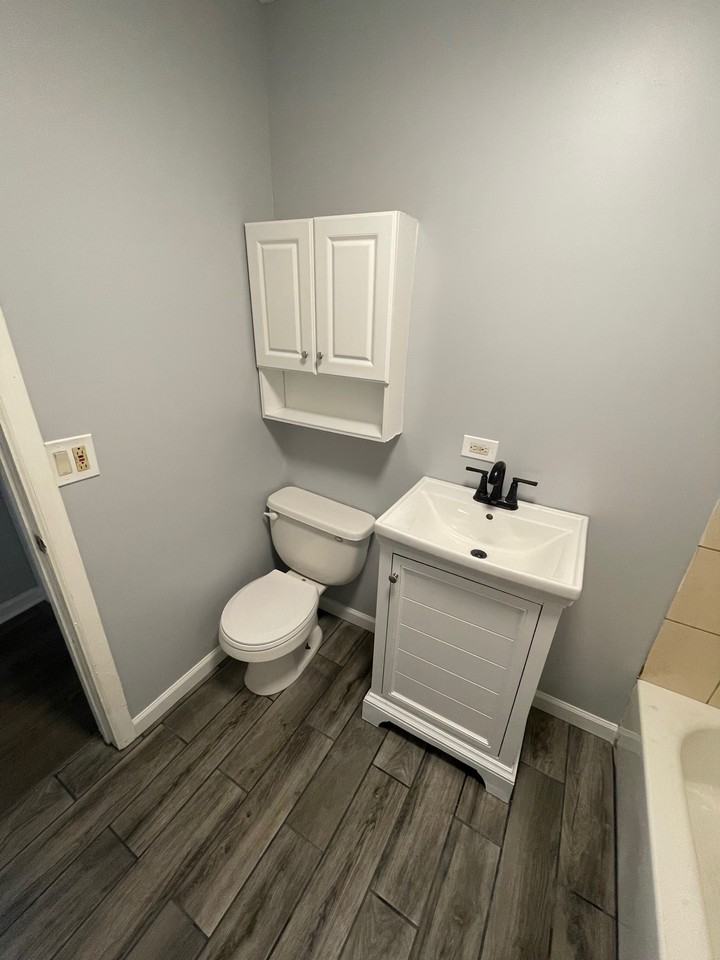 2637 W Luther St #1F - Photo 5 of 14