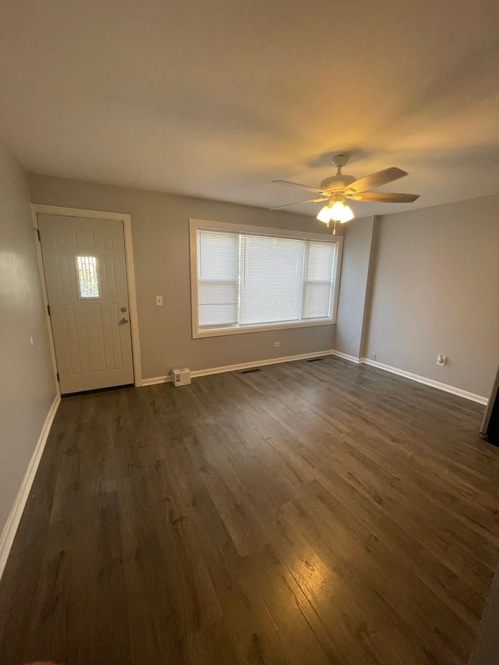 2637 W Luther St #1F - Photo 6 of 14