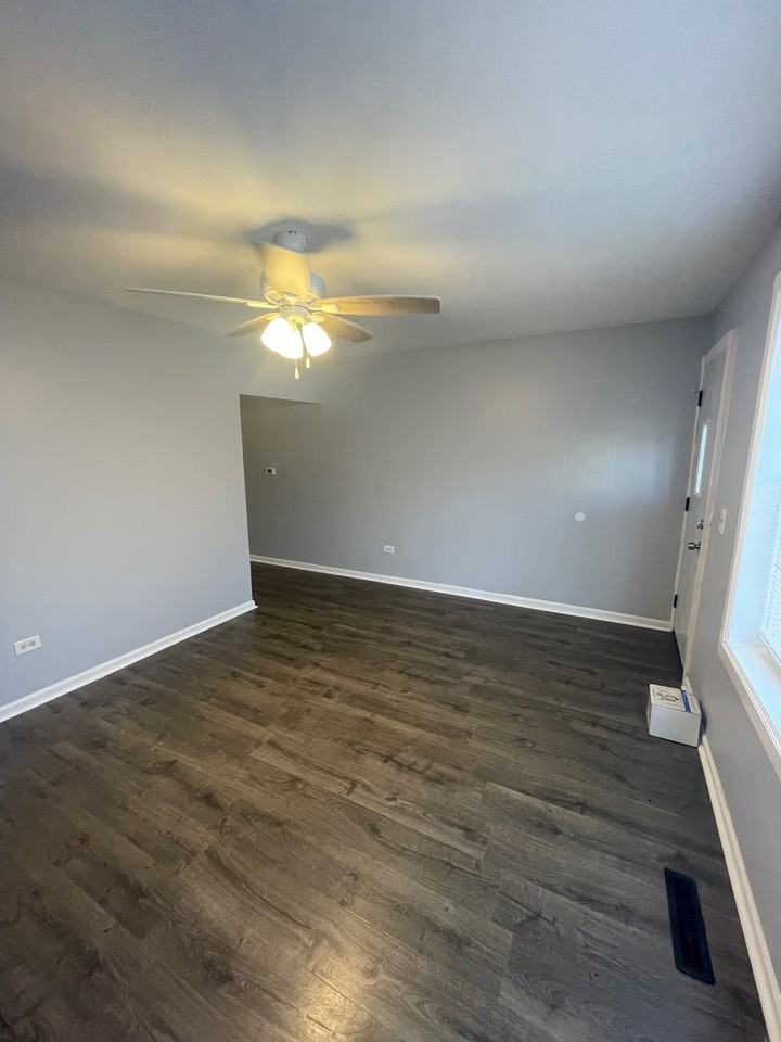 2637 W Luther St #1F - Photo 7 of 14