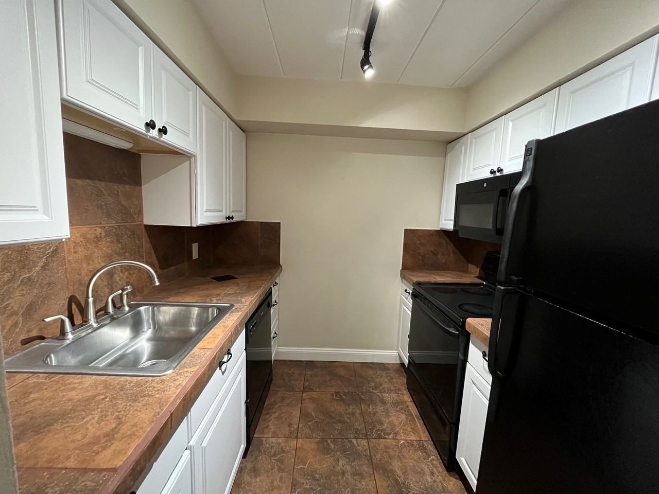 151 Robinson Street #2026 - Photo 2 of 24