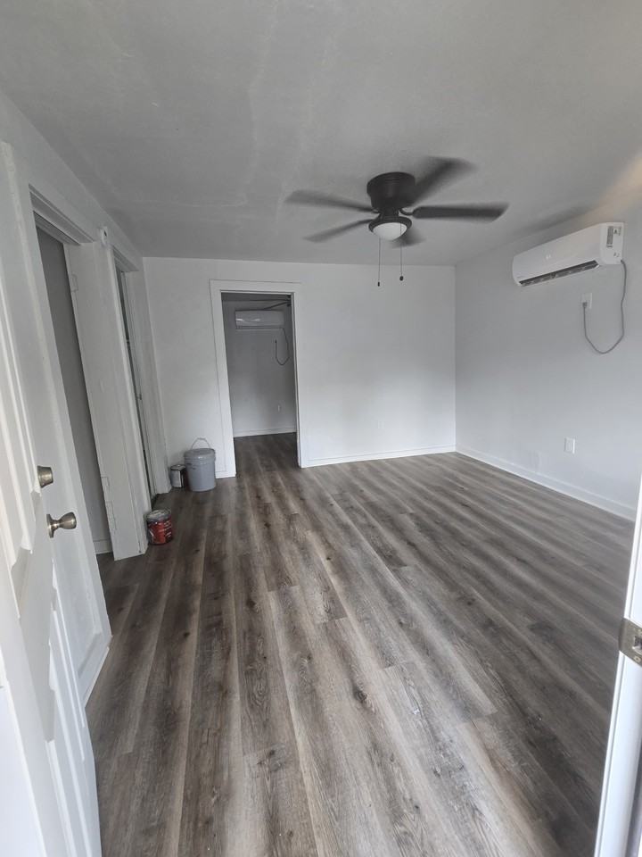 553 Barrett Place #B