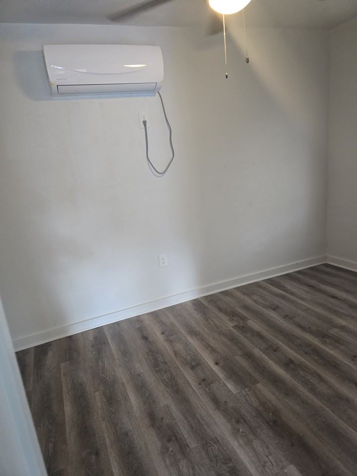 553 Barrett Pl #B - Photo 6 of 6