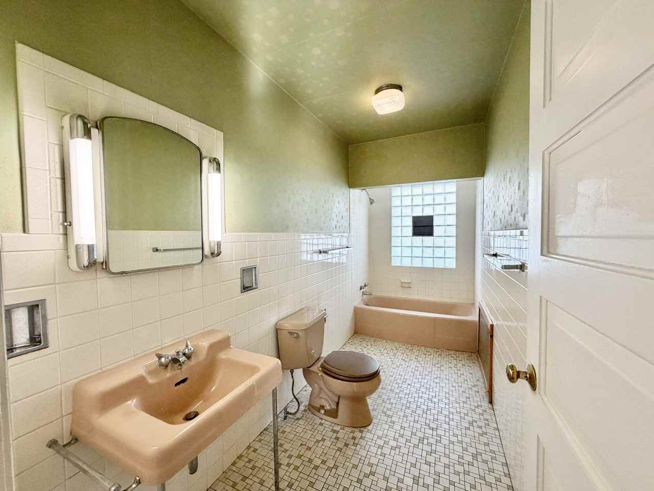 715 Bushnell St #2 - Photo 7 of 36