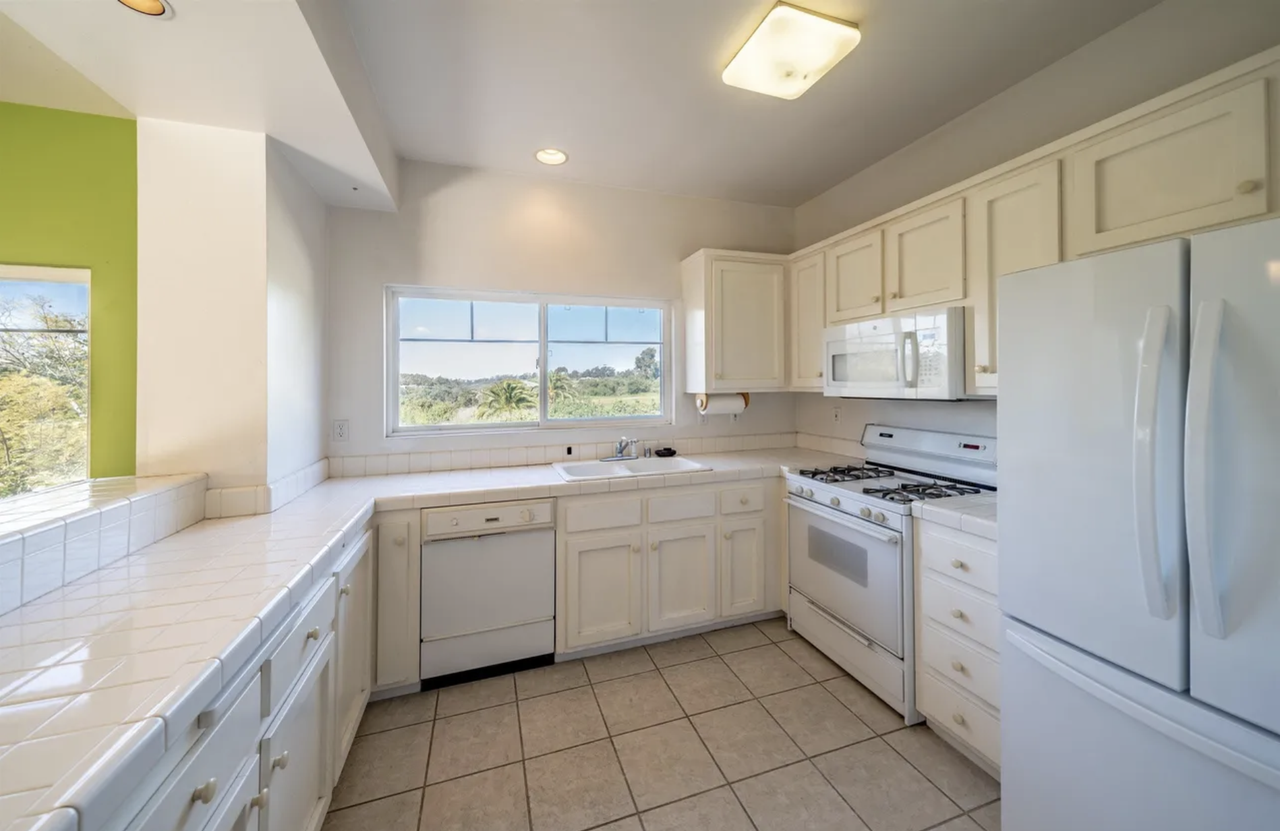 1352 24th Street #1 - Photo 6 of 18