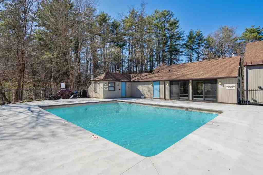 115 Brook Holw #115 - Photo 4 of 13