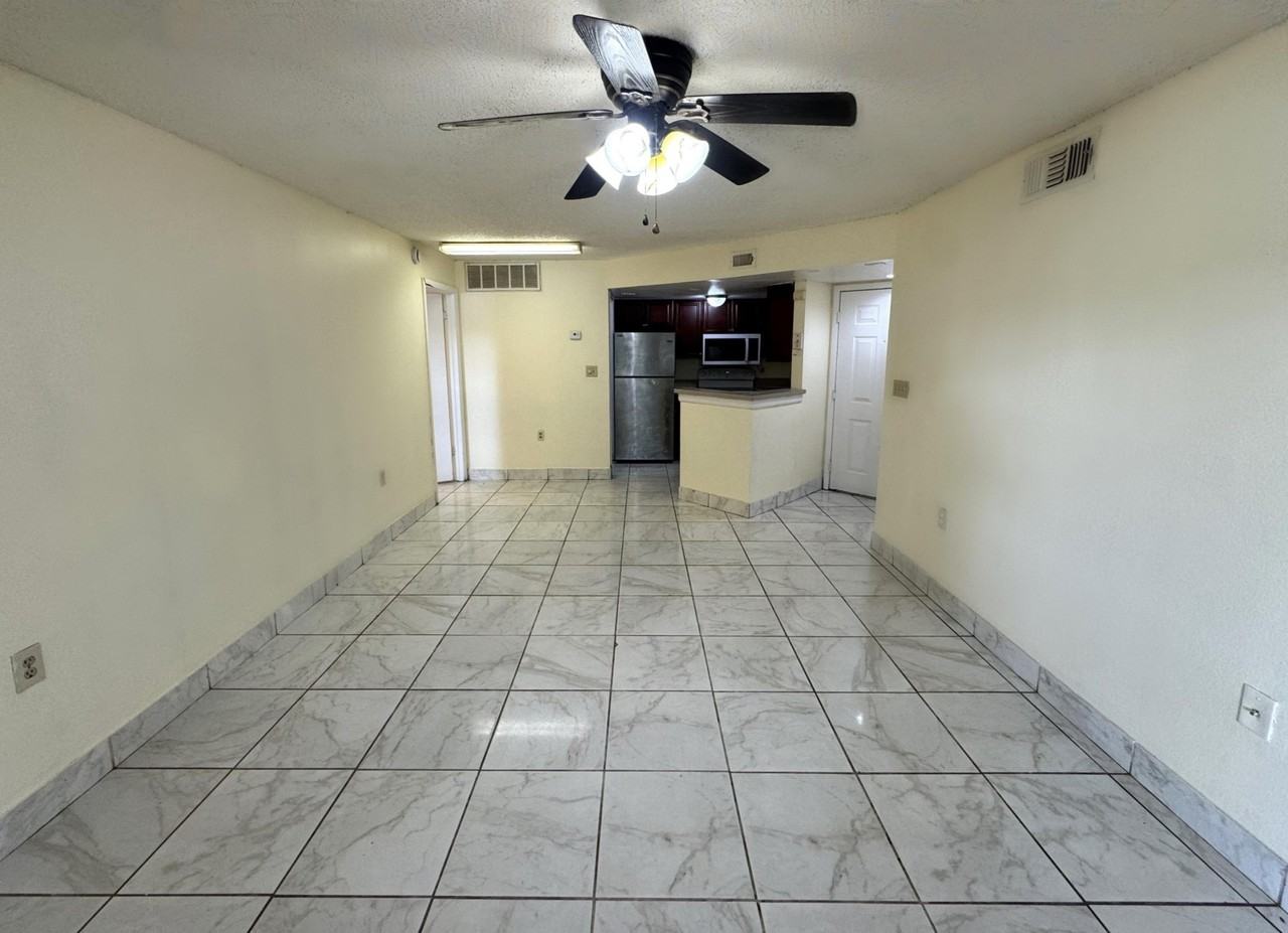 1932 Lake Atrium Circle #67 - Photo 3 of 25