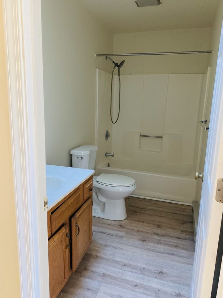 64 Queen Ave #64 - Photo 2 of 5