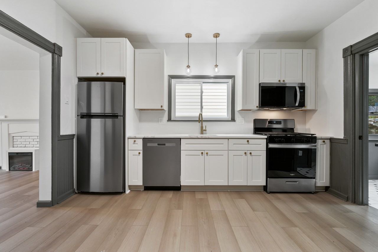 2104 Straubs Ln #1 - Photo 5 of 29