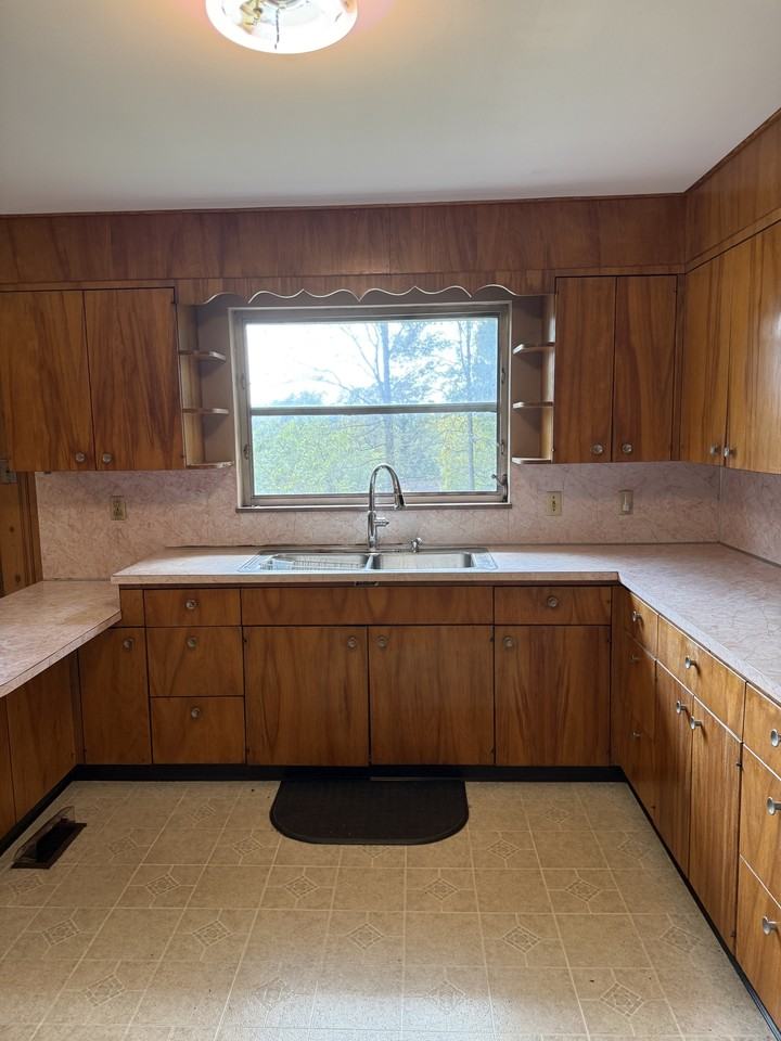 307 Iroquois Dr #1 - Photo 2 of 13