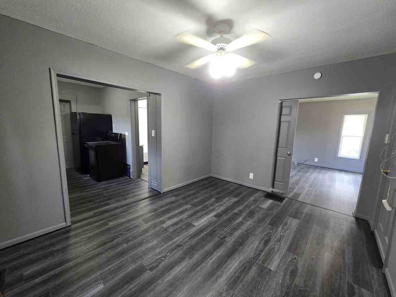 709 Kern St #1 - Photo 7 of 32