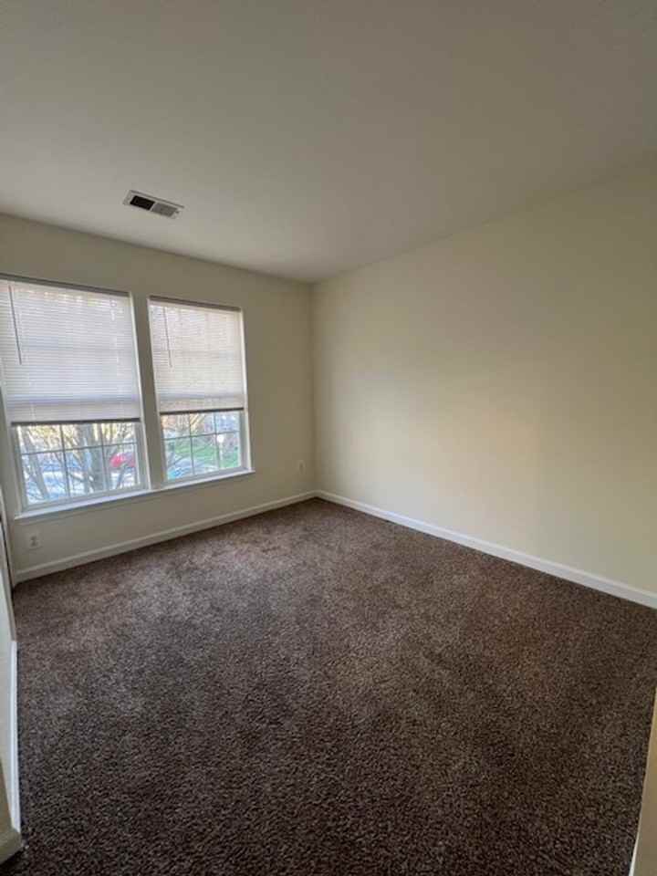 18704 Harmony Woods Ln - Photo 4 of 25