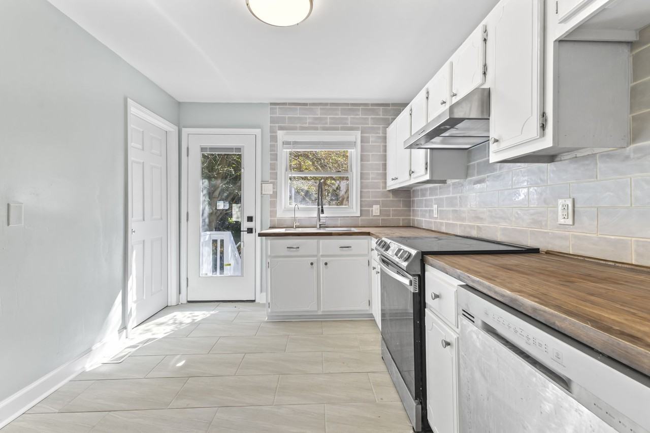 102 Cynthia Drive #1 - Photo 3 of 15