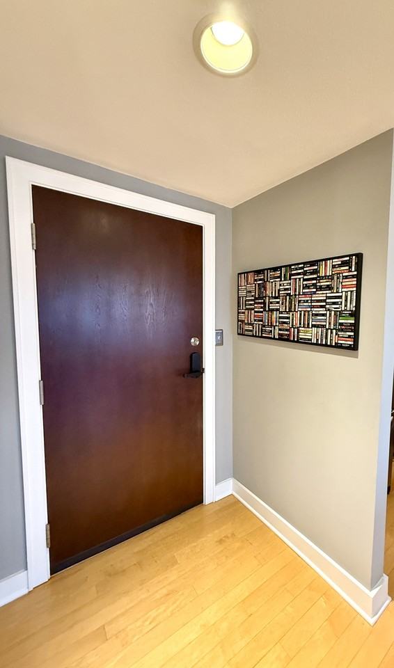 803 W 48th St #1003 - Photo 5 of 15