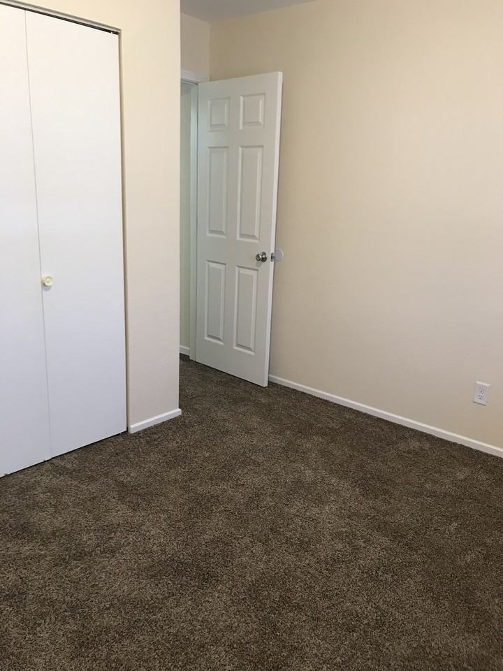 109 South Grant Street #8 - Photo 3 of 10