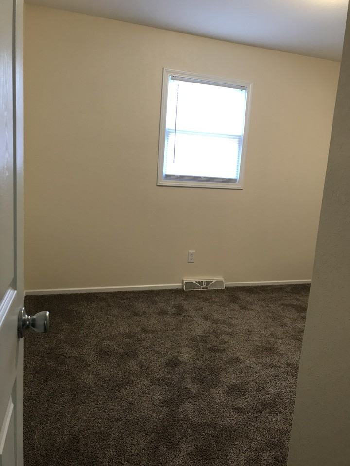 109 South Grant Street #8 - Photo 4 of 10