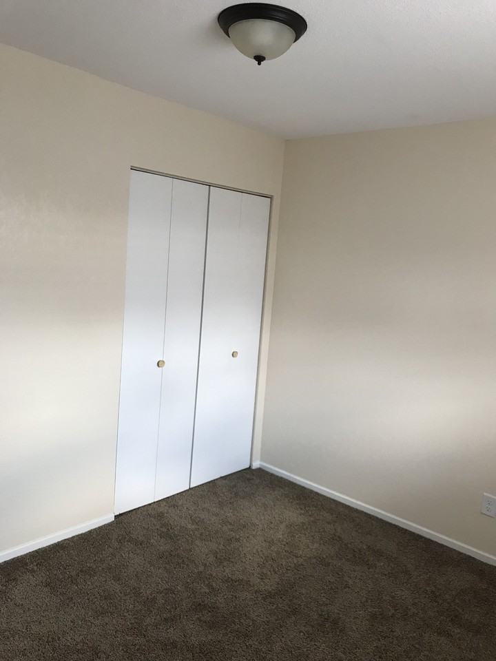 109 South Grant Street #8 - Photo 5 of 10