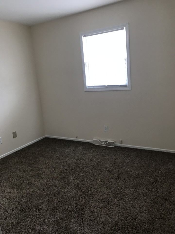 109 South Grant Street #8 - Photo 6 of 10