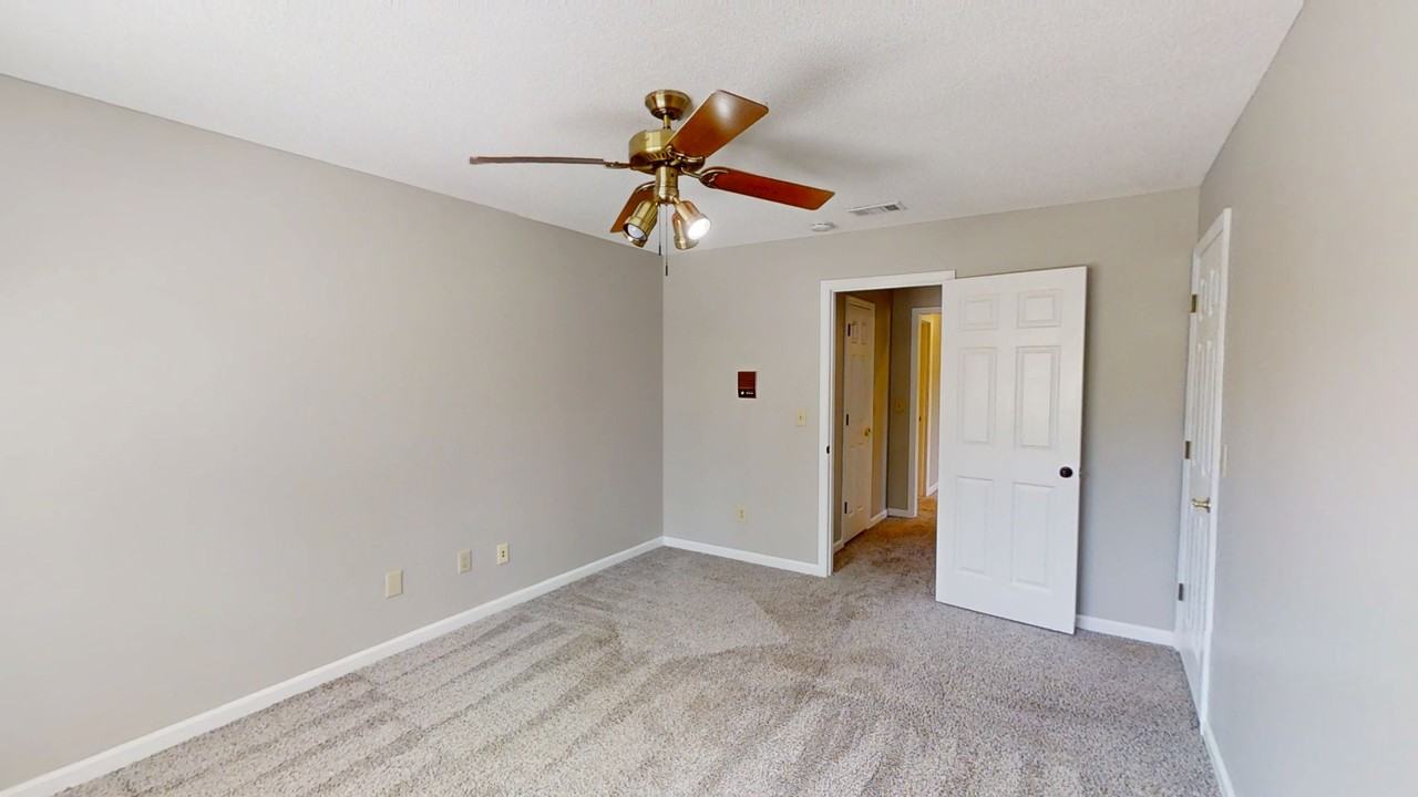 4130 Knollcrest Circle North #1 - Photo 5 of 43