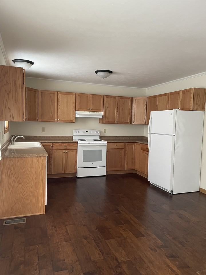 206 West Albro Street #1 - Photo 4 of 10