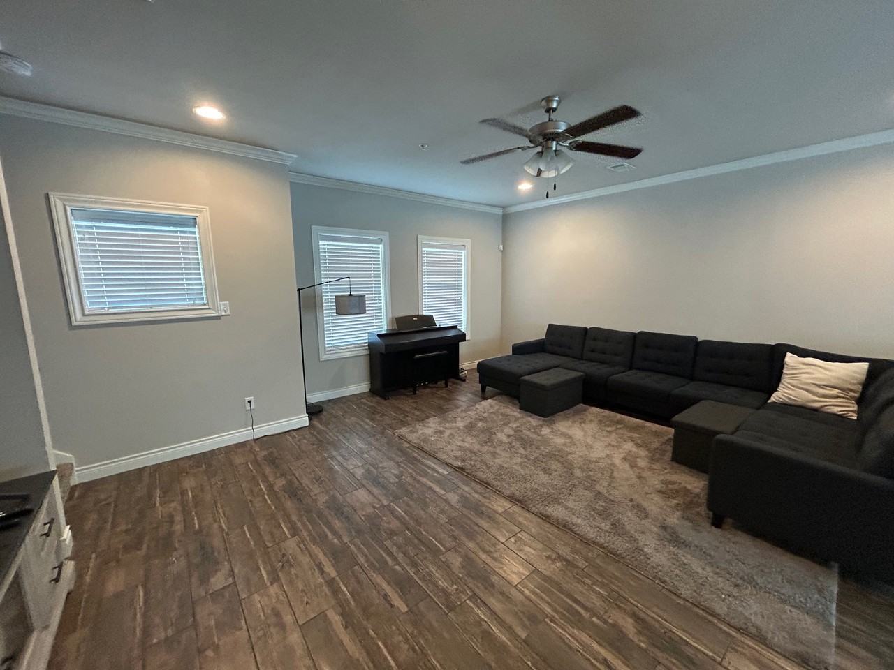 632 Clay St #C - Photo 3 of 14