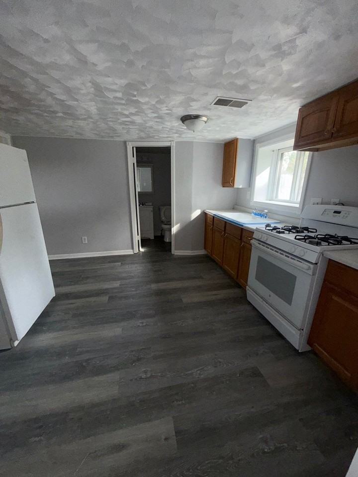 127 Winona Dr #1 - Photo 5 of 8