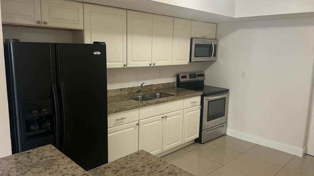 19136 Nw 2nd Ct #2 - Photo 4 of 22