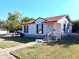 featured image of 902 Evetts Rd #1