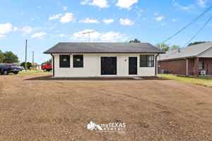 featured image of 1601 West 16th Street #1