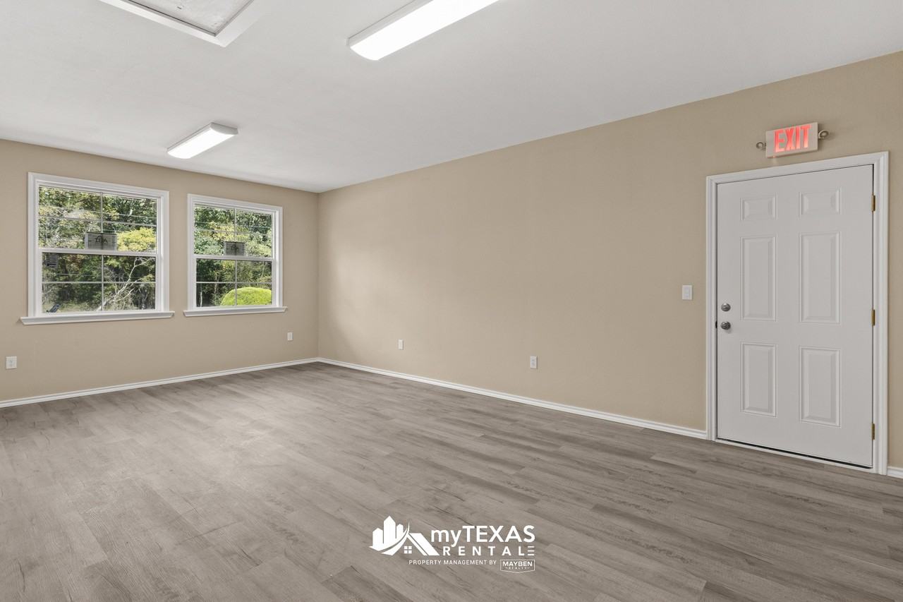 1601 West 16th Street #1 - Photo 2 of 10