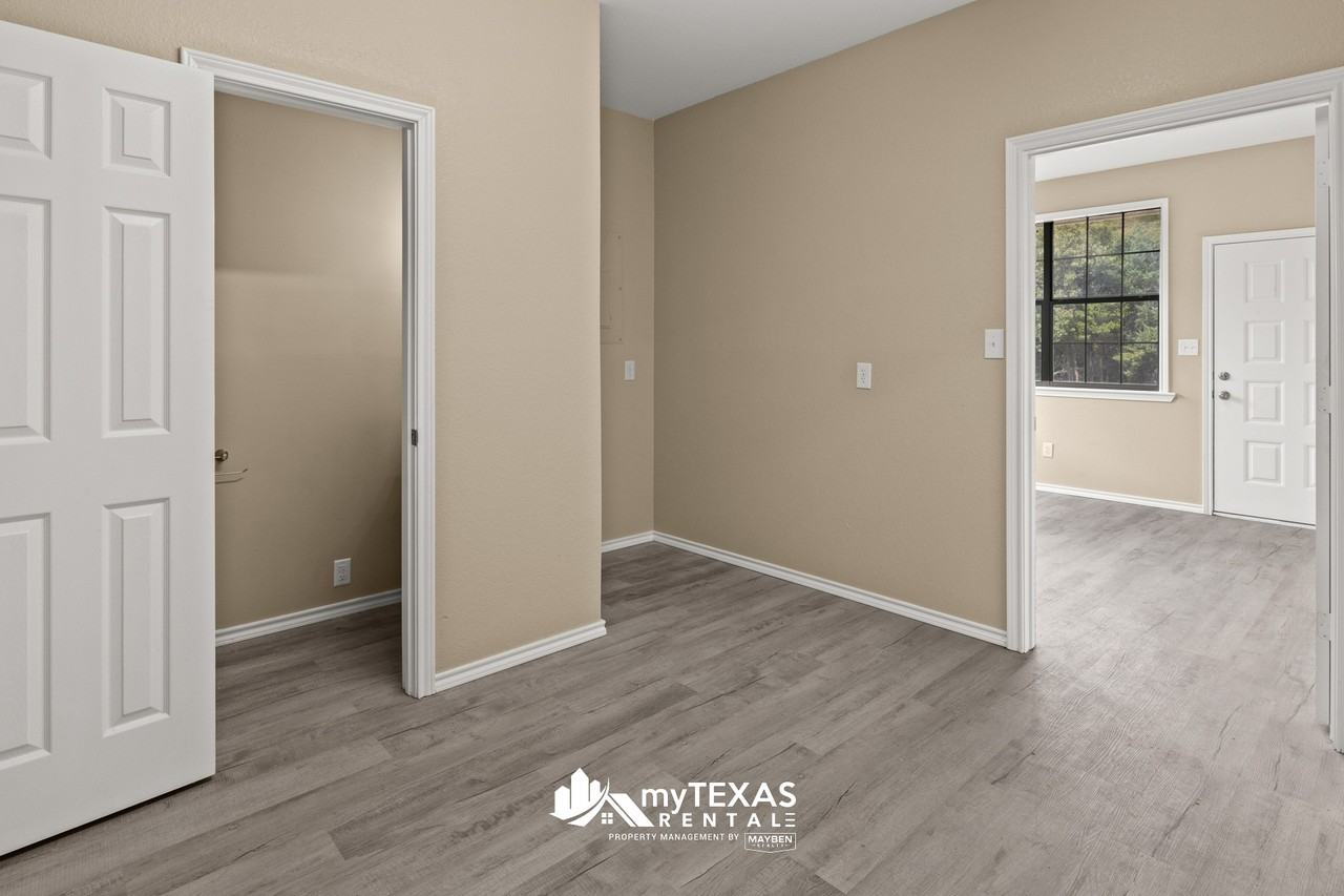 1601 West 16th Street #1 - Photo 3 of 10