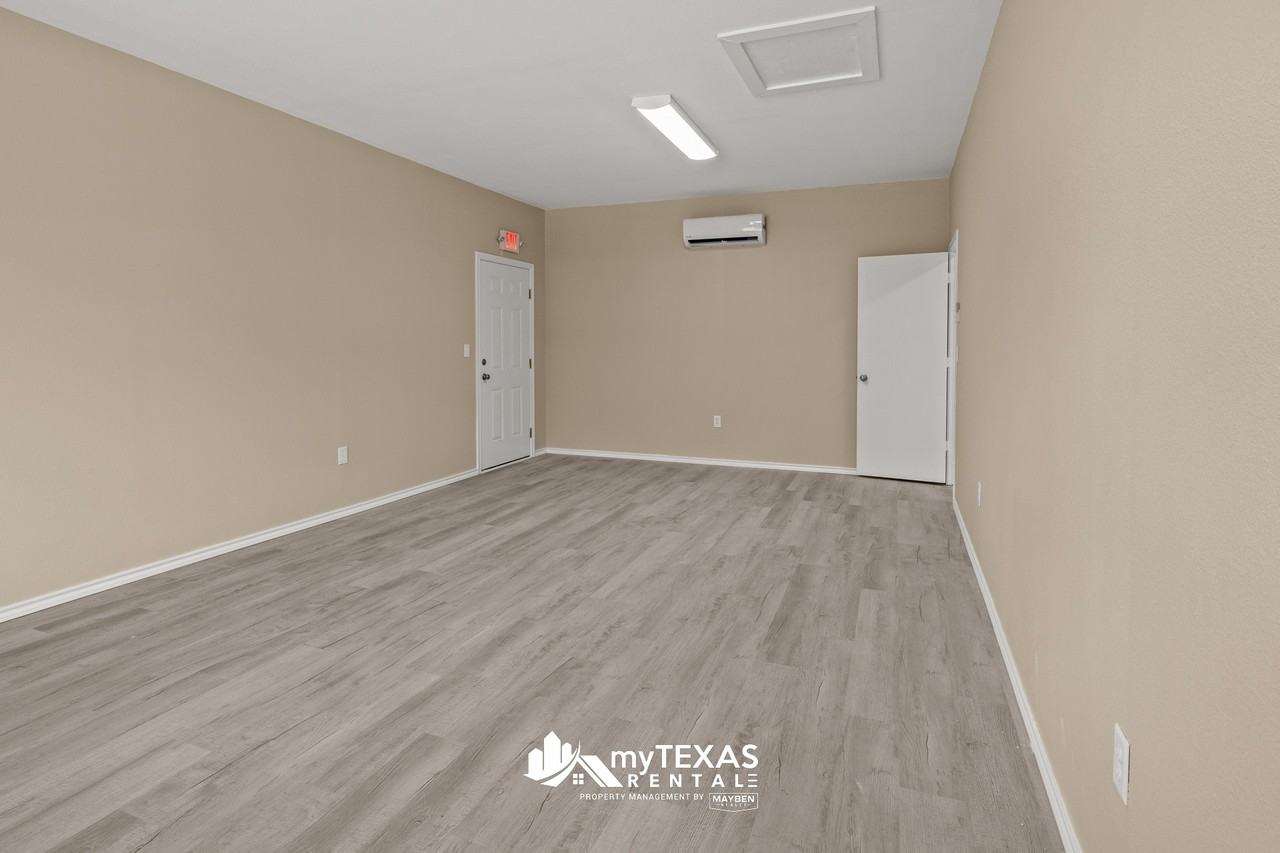 1601 West 16th Street #1 - Photo 4 of 10