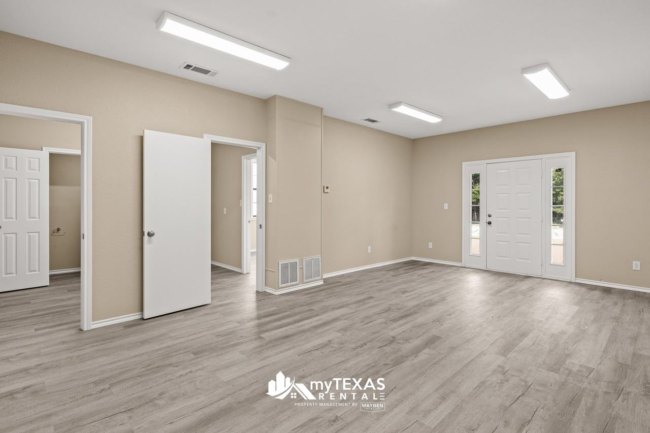 1601 West 16th Street #1 - Photo 5 of 10