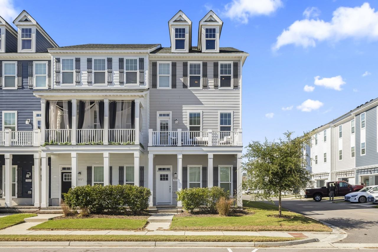 9573 21st Bay Street #1