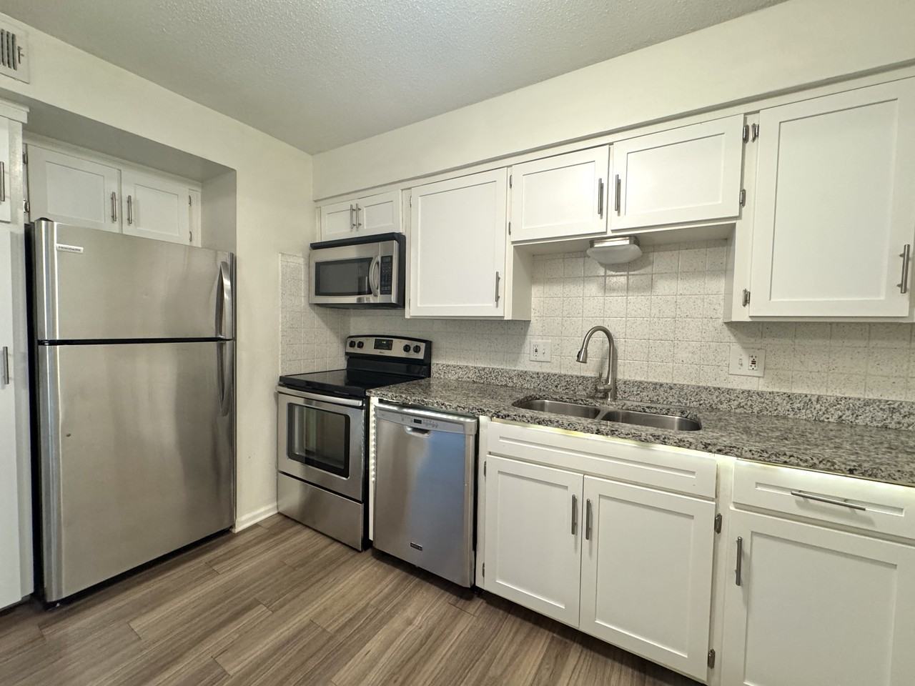 4505 4505/4507 Jarboe Street - 4505-4 #4505-4 - Photo 3 of 9
