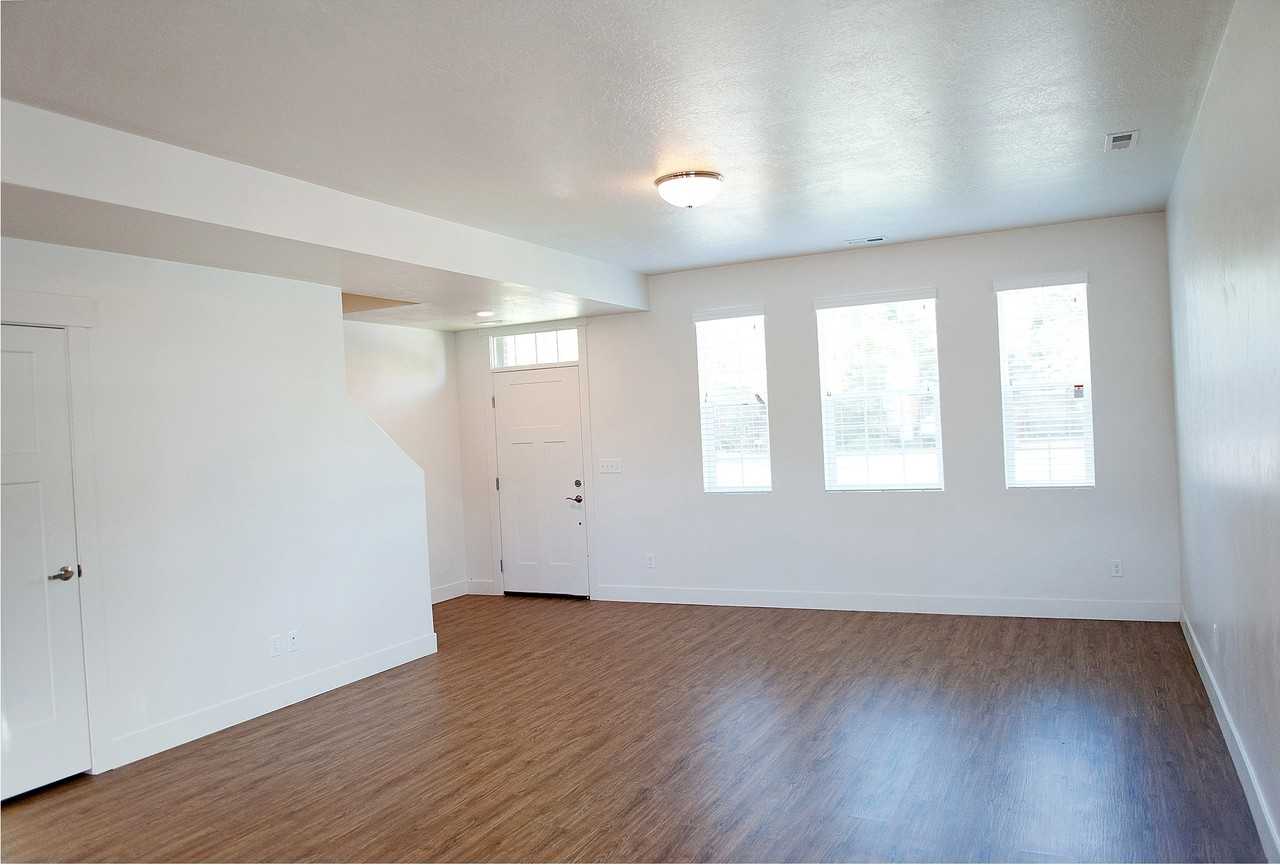 372 West 200 North #372 - Photo 4 of 10