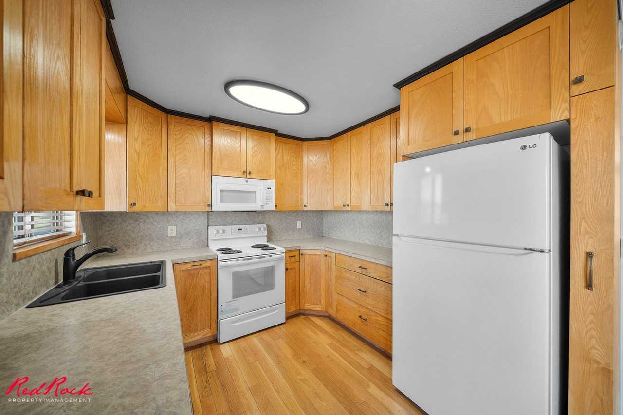 2270 W Skyview Dr - Photo 4 of 37