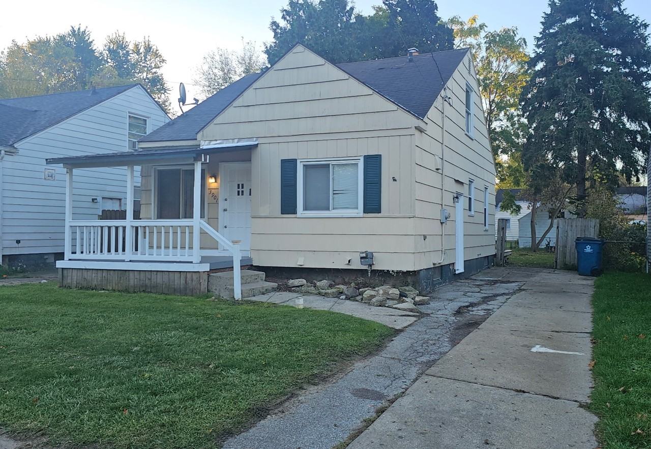 3901 Herrick St #1 - Photo 2 of 5