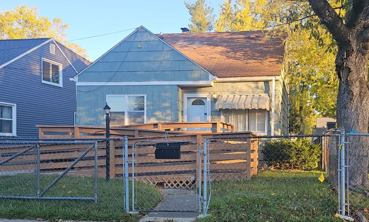 3806 Herrick St #1 - Photo 3 of 6